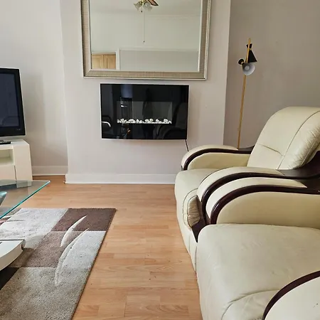 Cosy Flat With Private Entrance Near East Croydon Apartment
